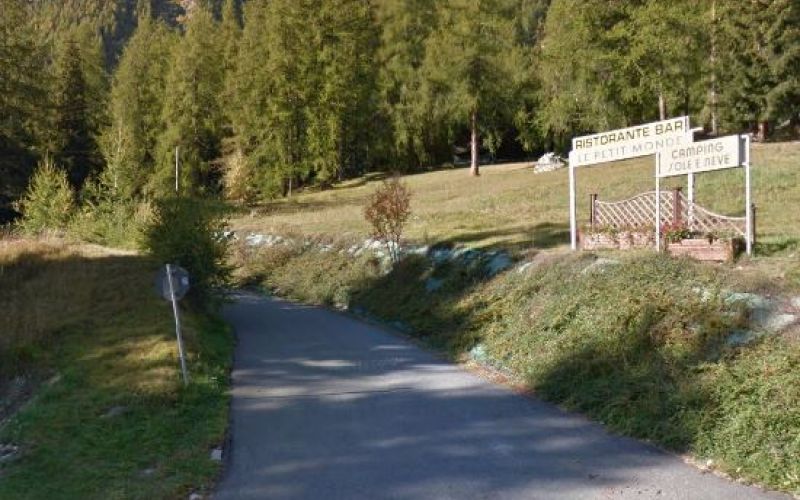 Sole e neve Ayas Aosta Valle d'Aosta Camperlife